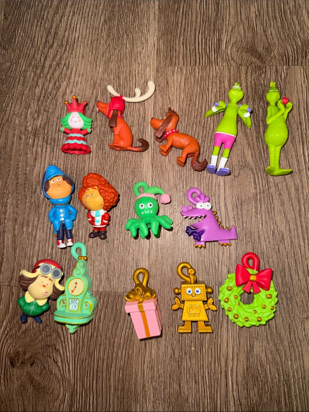 Dr. Seuss The Grinch advent Calender| 14 pieces figures